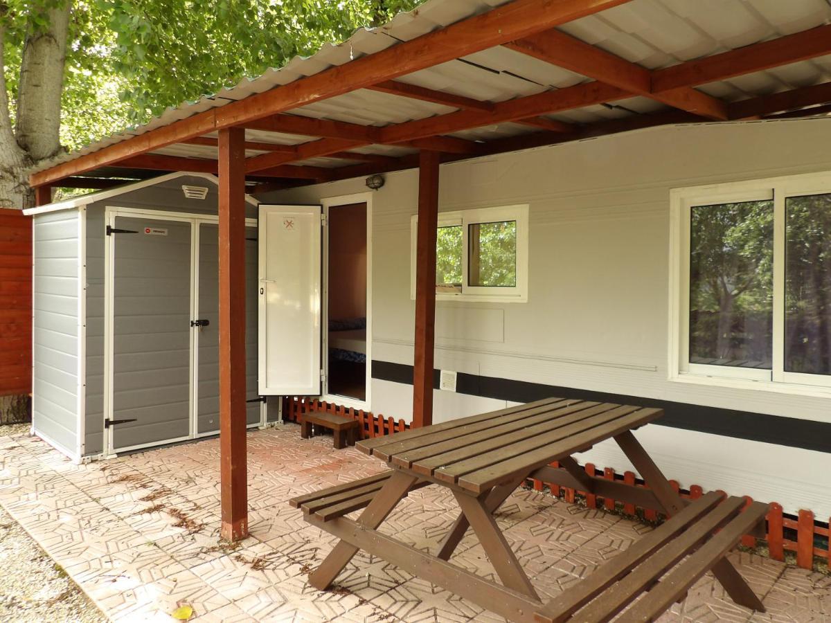 Oasis Country Park Hotel Rugat Buitenkant foto