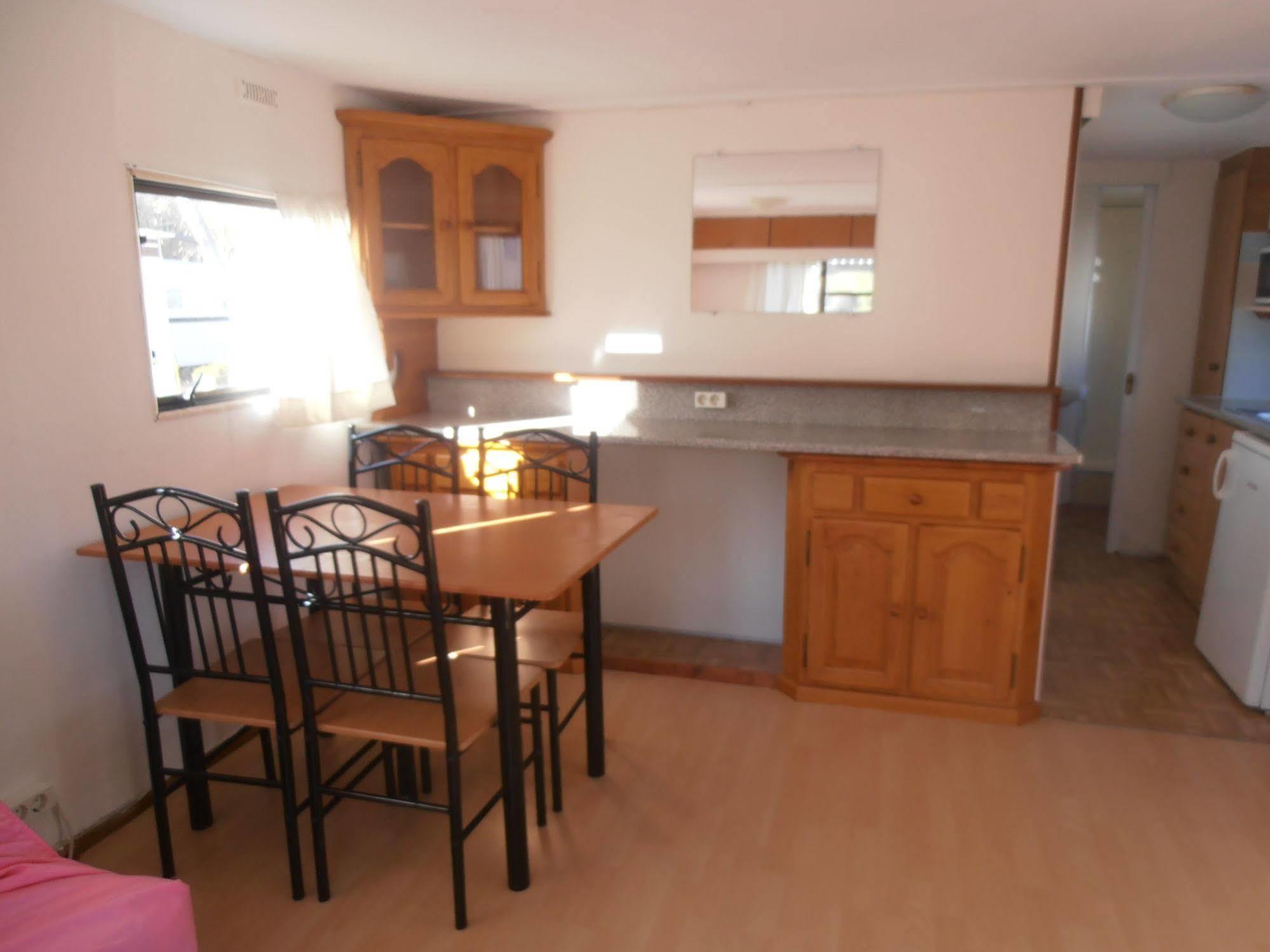Oasis Country Park Hotel Rugat Buitenkant foto