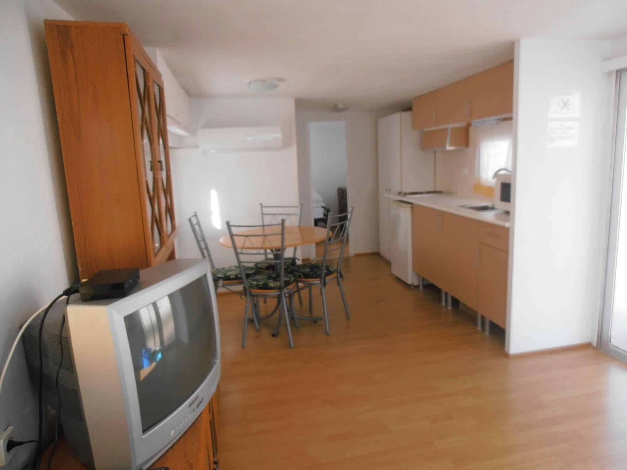 Oasis Country Park Hotel Rugat Buitenkant foto