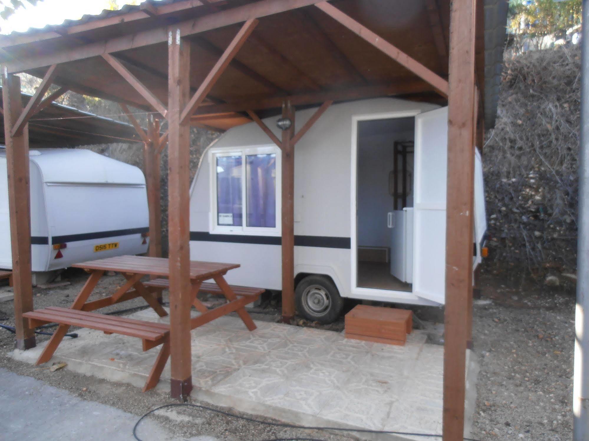 Oasis Country Park Hotel Rugat Buitenkant foto