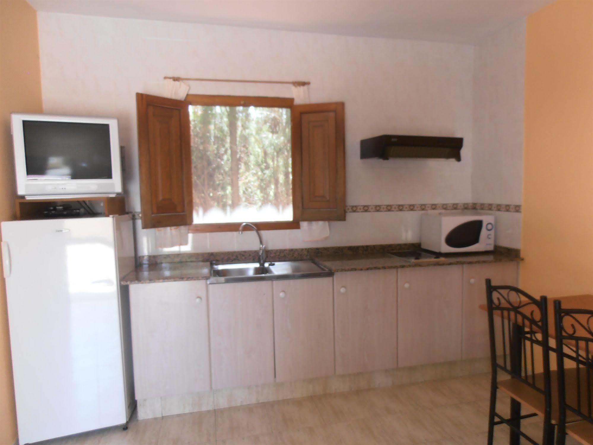 Oasis Country Park Hotel Rugat Buitenkant foto