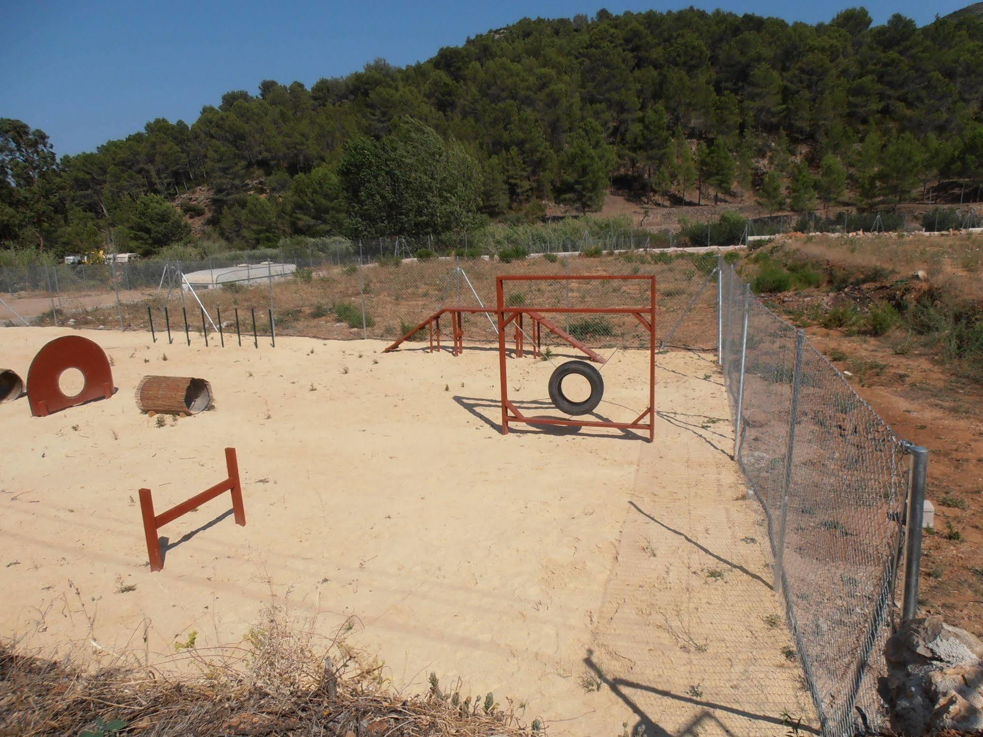 Oasis Country Park Hotel Rugat Buitenkant foto